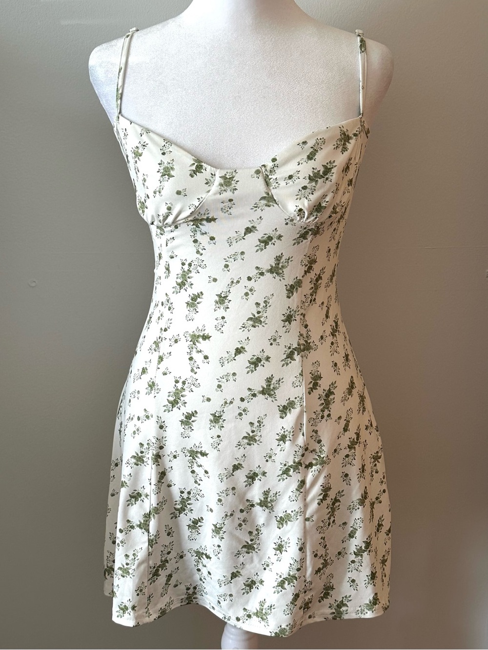 Delilah’s Cottage Core Dainty Floral Essential Stylish Mini Dress-Women’s - Picture 2 of 3